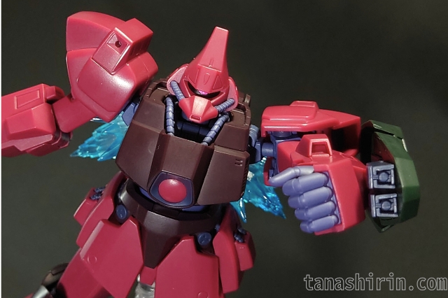 シールドミサイルを撃つガルバルディ
