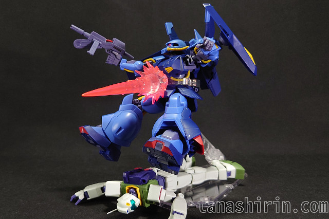 ライフルで撃たれるハイザック(連邦軍)