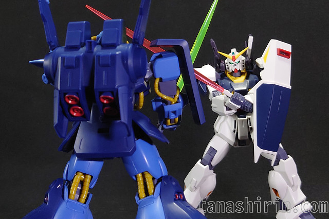 マーク2と切り合うハイザック(連邦軍)