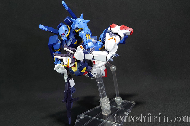 マーク2ともつれるハイザック(連邦軍)