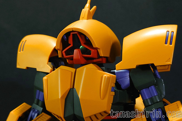 アッシマーのモノアイの可動