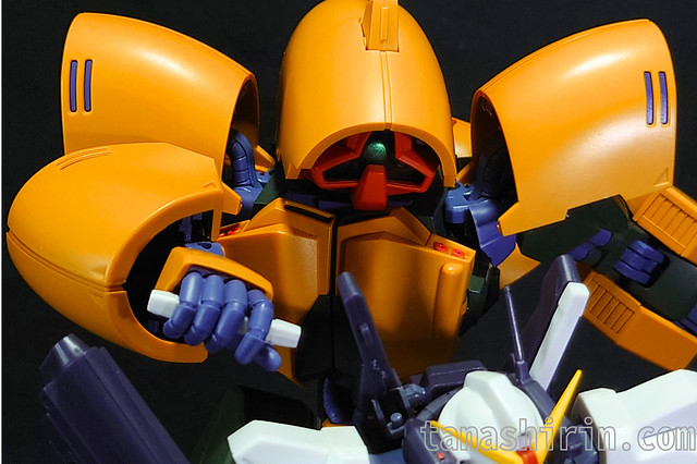 マーク2のサーベルを奪うアッシマー