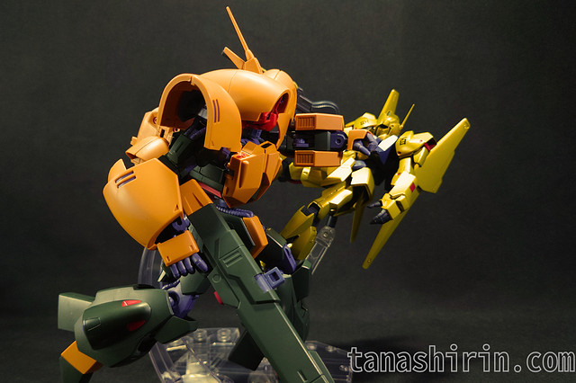 百式を殴るアッシマー