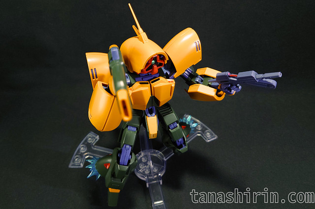 ライフルを構えるアッシマー