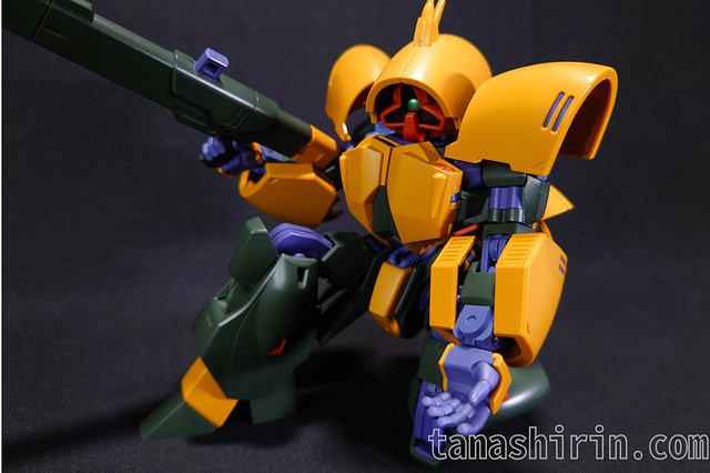 アッシマーの膝立ちポーズ